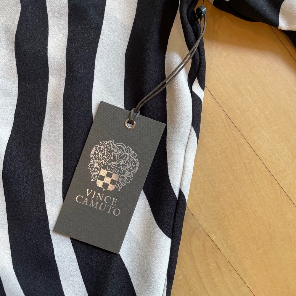 Vince Camuto Brand New with Tags Zebra Print Silky Women's Shirt - Picture 5 of 6